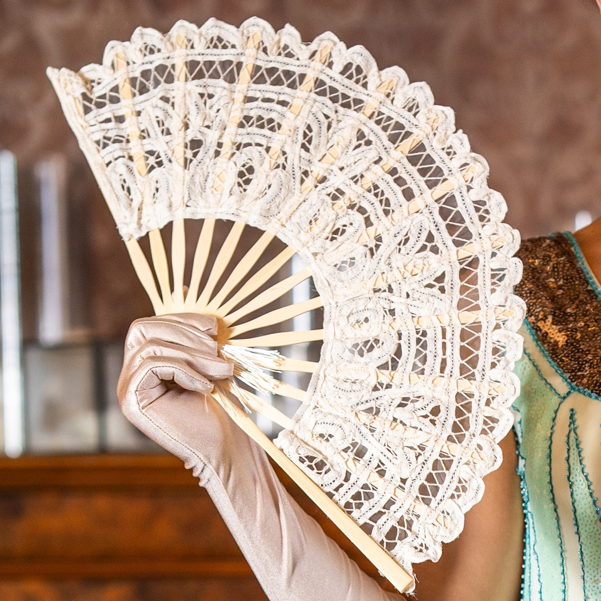 Ivory Fan 1920s Ivory Lace Hand Fan – Flapper Boutique